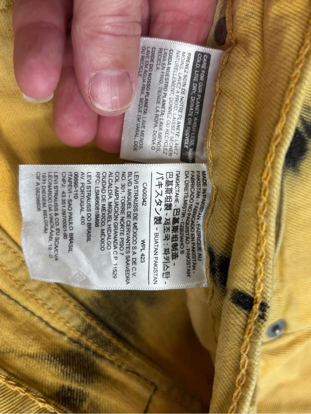 Levi's 511 Slim Fit Tie Dye Cutoff Denim Shorts Yellow Black Men's 42 Frayed